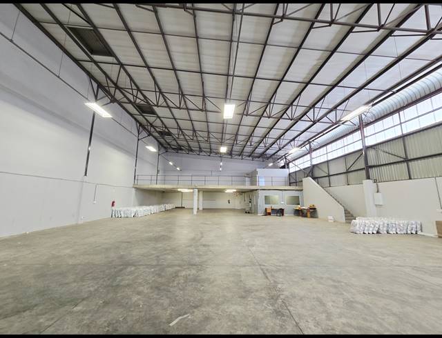 1,287M² WAREHOUSE TO LET IN LANSERIA